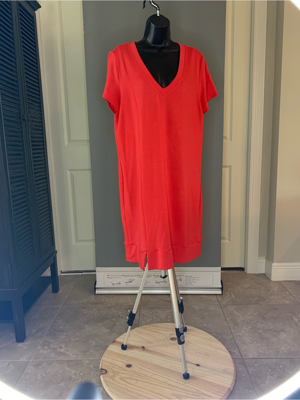 Very Soft Red V-Neck Short Sleeve Shift Dress